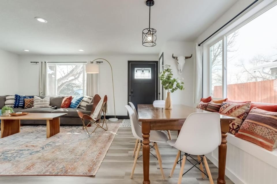 The Western Retreat Hot Tub & Spacious Yard House in Westminster