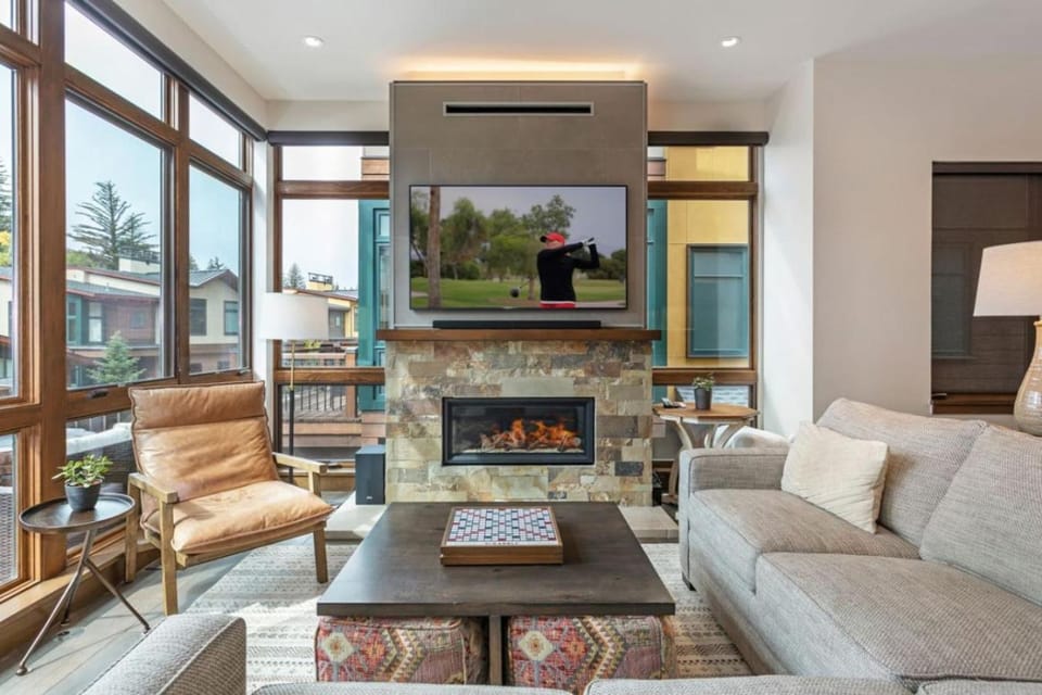 LUXE Riverfront Mountain Retreat Walk to Gondola House in Avon