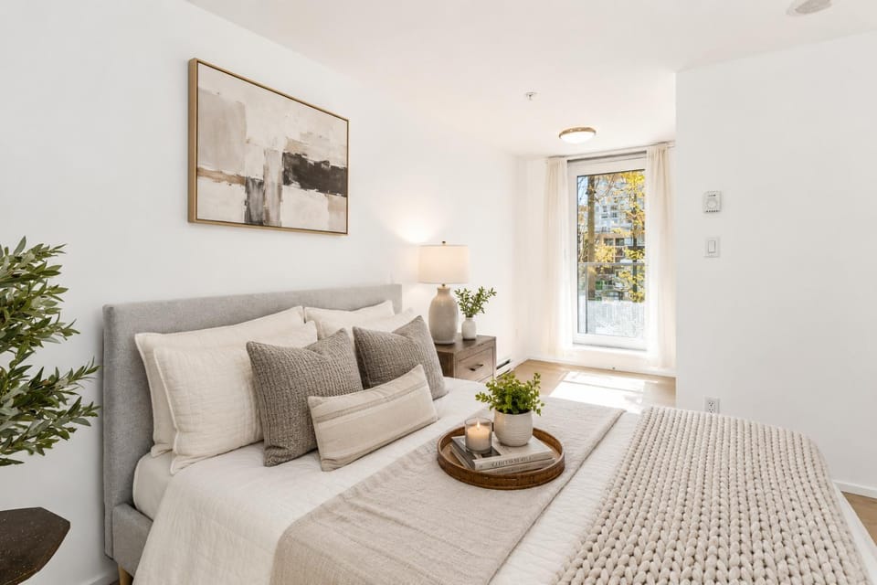 Rare 2BR Townhouse in Prime Location Apartment in Vancouver