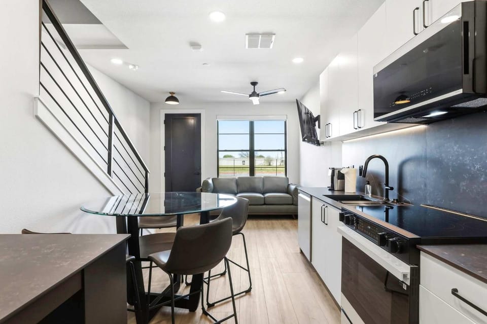Kitchen or kitchenette, Dining area, stove, kitchen