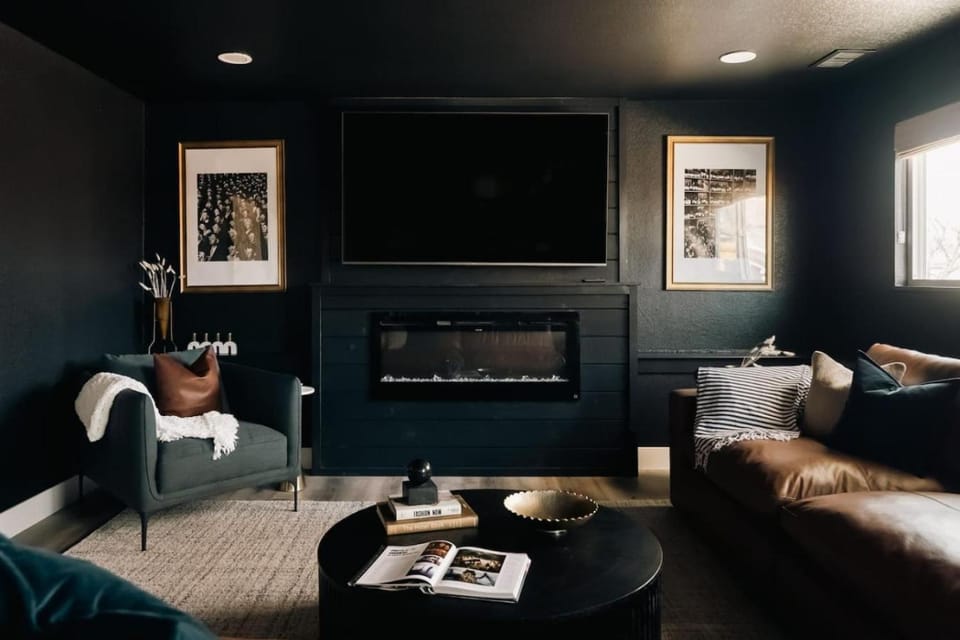 House of Noir Elan Stunning 6BR Designer Retreat House in Westminster