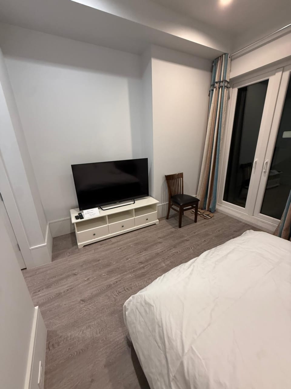 Cozy Private Suite Near UBC & Beaches Bed and Breakfast in Vancouver