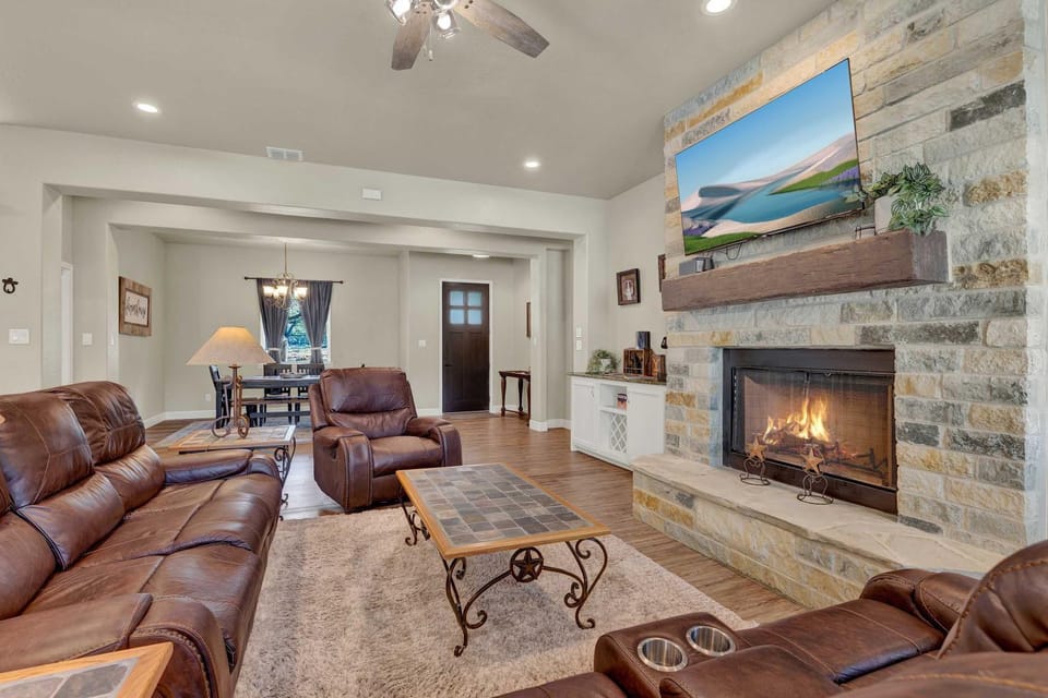 TV and multimedia, Living room, Seating area