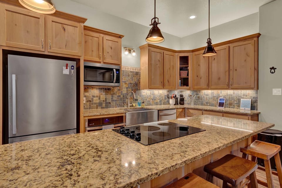 Kitchen or kitchenette, kitchen