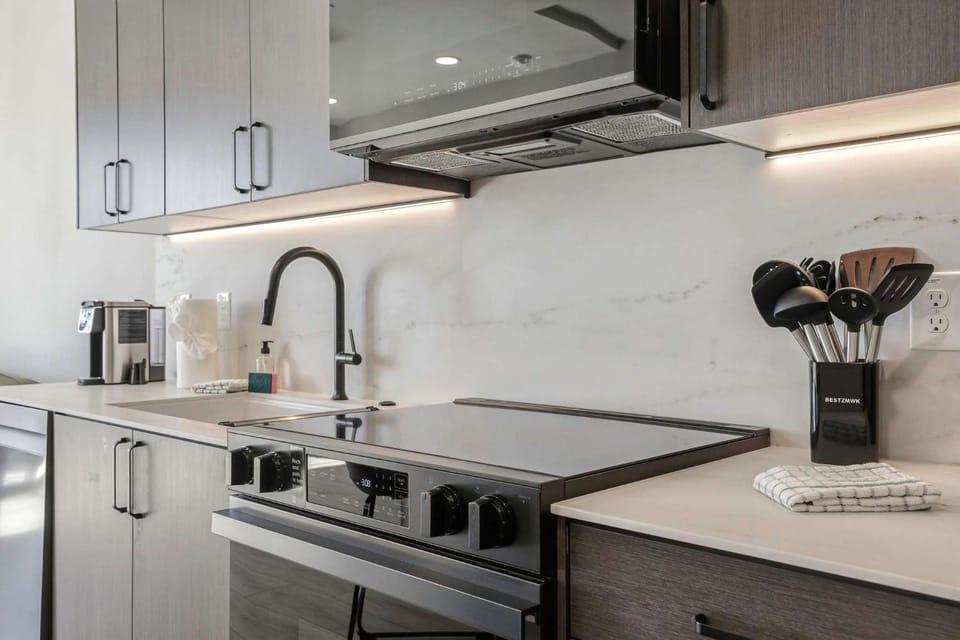 Kitchen or kitchenette, kitchen