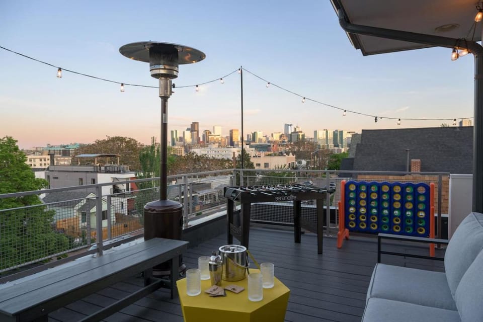 Elevation Haus LoHi City Views Hot Tub House in Denver