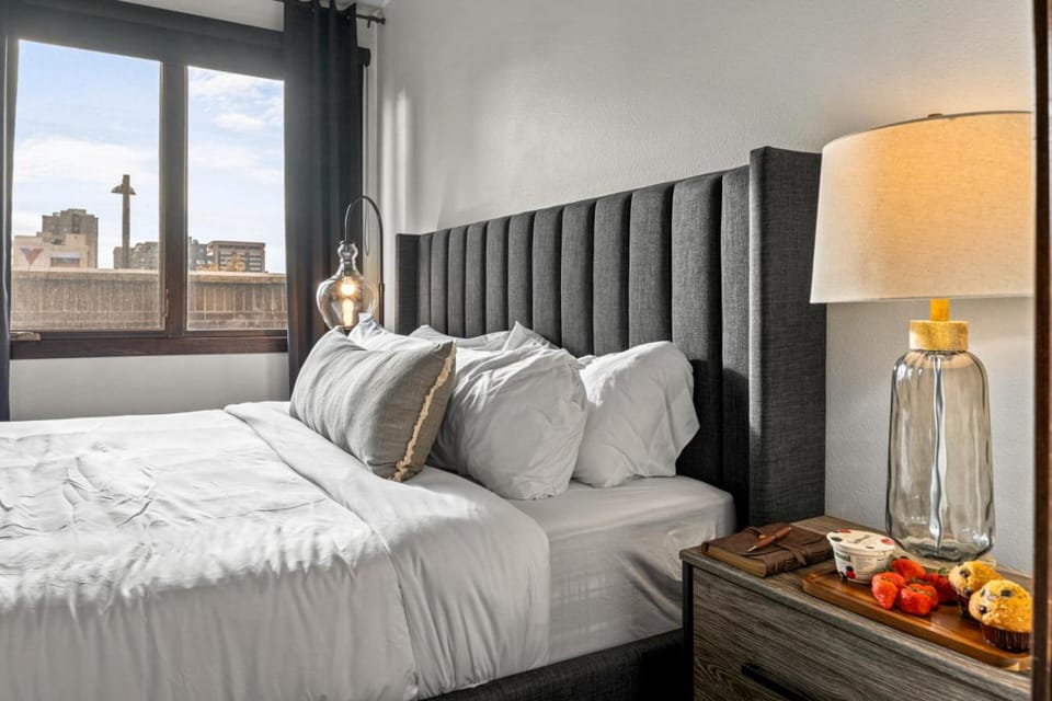 Chic Loft Heart of RiNo Walk to Everything House in Denver
