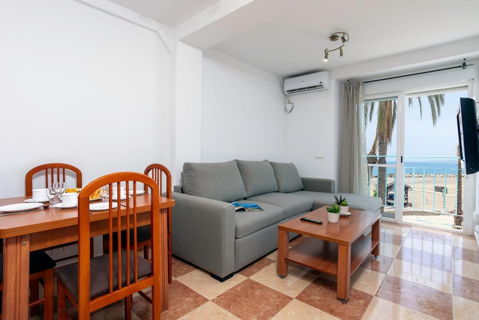 Living room, Dining area, Sea view, air conditioner
