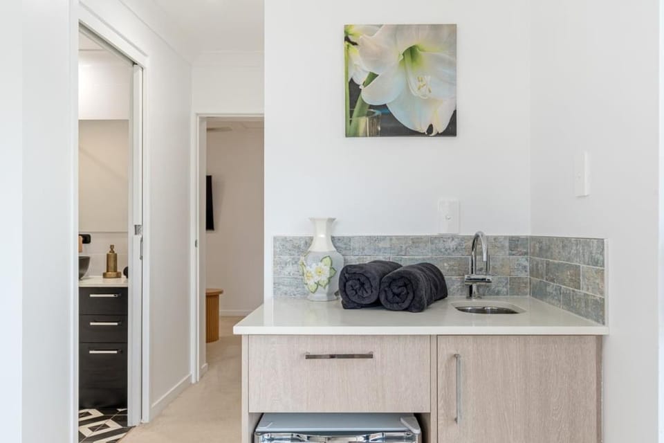 Absolute Beachfront Retreat - Private Beach TOOGOOM House in Toogoom