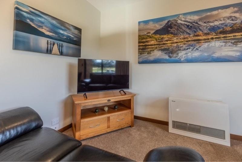 Whakatā Apartment in Te Anau