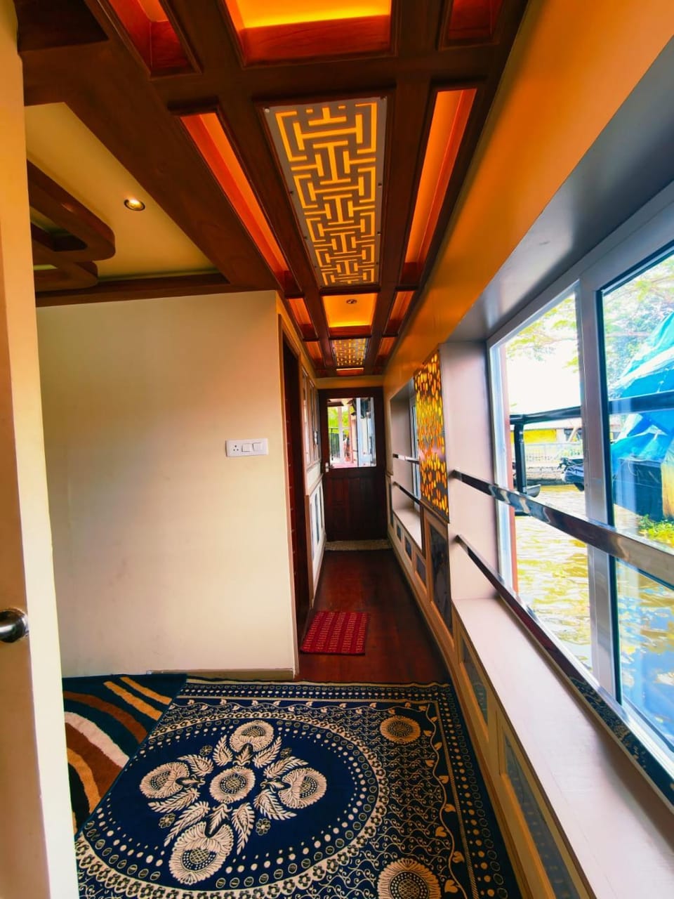 Lake Park Cruise Hostel in Alappuzha