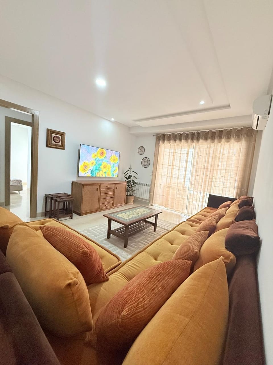 Living room, air conditioner