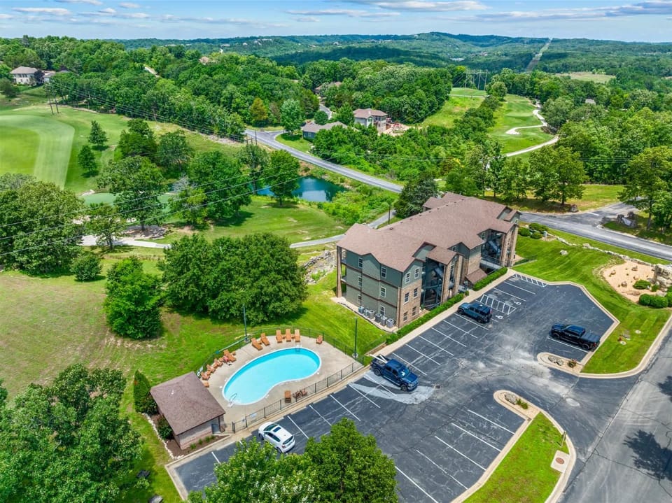 Rooster's Getaway and Studio Stay House in Table Rock Lake