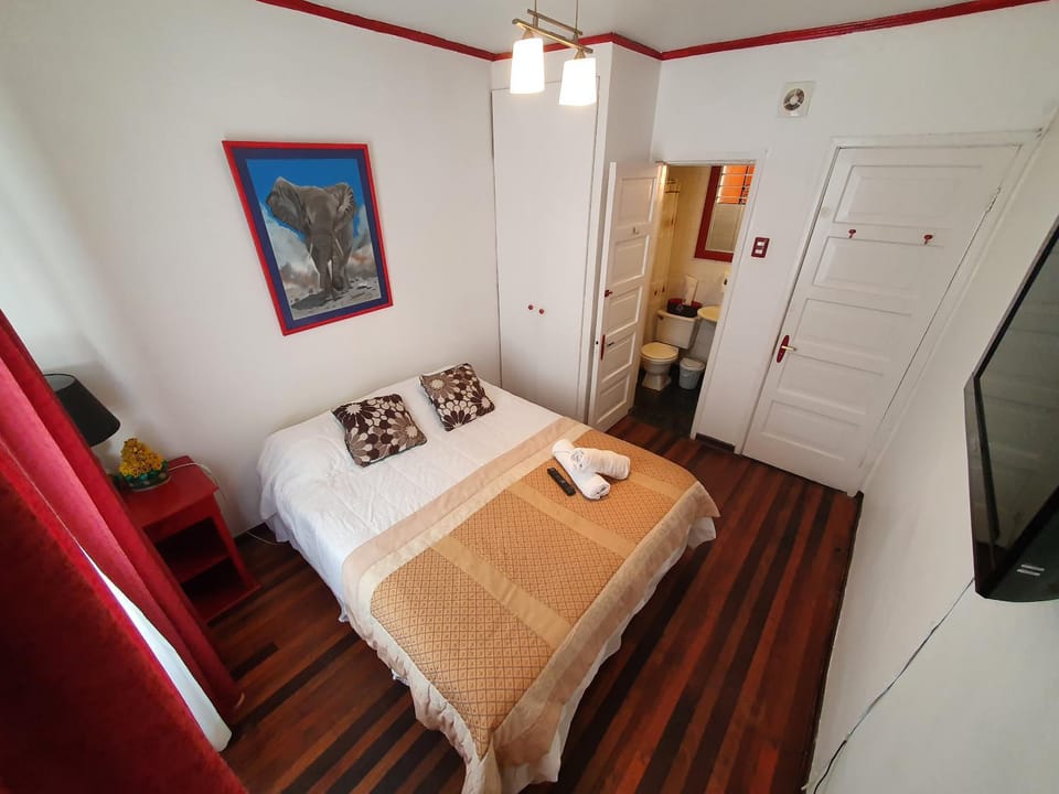 Jaguar Hostel Bed and Breakfast in Vina del Mar
