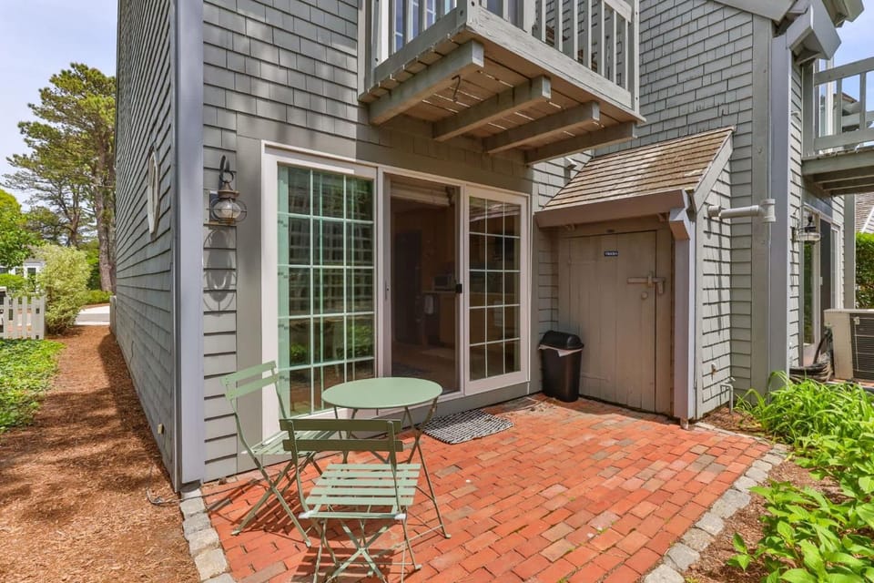 Hydrangea Lane Beach Cottage House in New Seabury