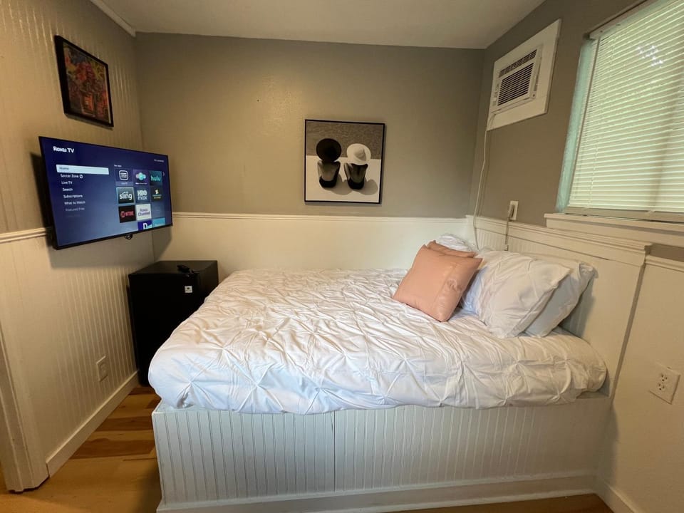 Berlins Cozy Apartment Pets Welcome Apartment in Little Rock