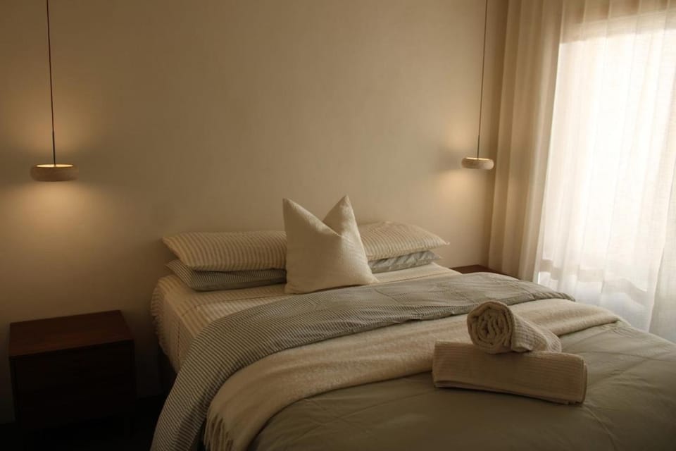 Coastal Escape in Fishpen 2BR Walk to Beach & Lake Apartment in Merimbula