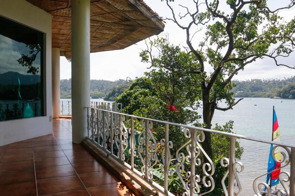 Oceanside Villa Villa in Puerto Galera