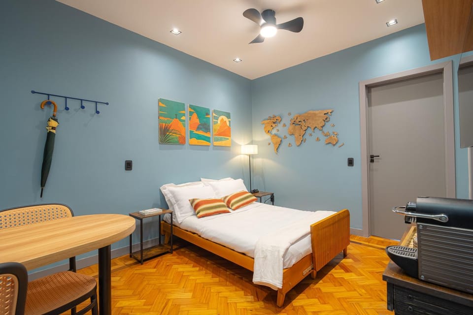 Bed, Guests