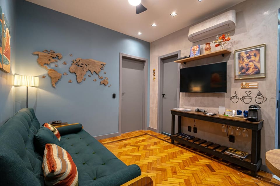 Communal lounge/ TV room, Living room