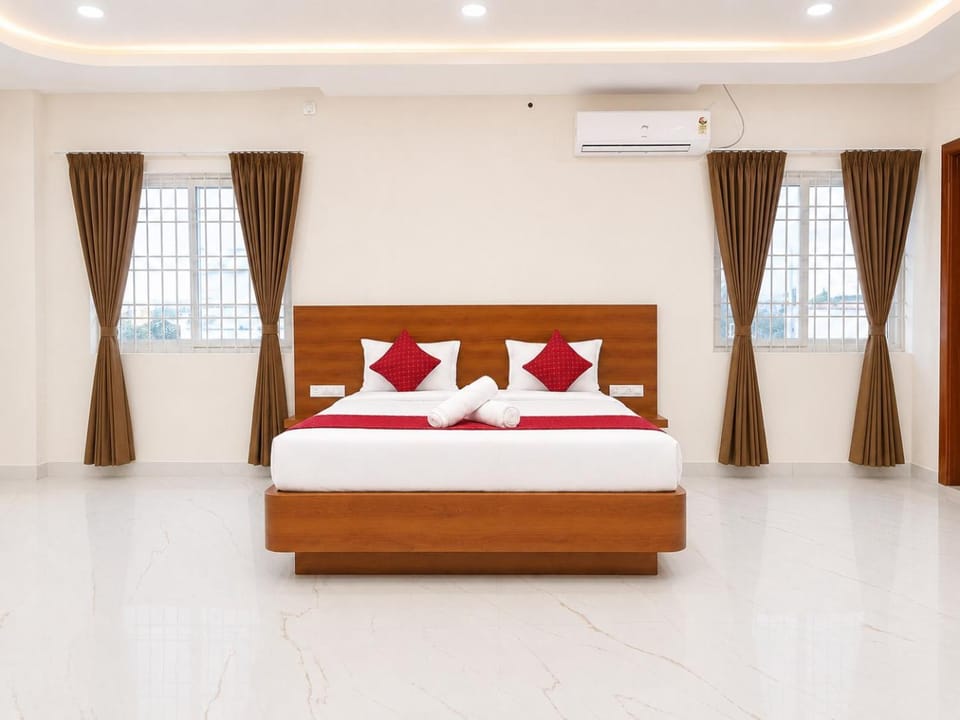 Bed, Photo of the whole room, Bedroom, air conditioner