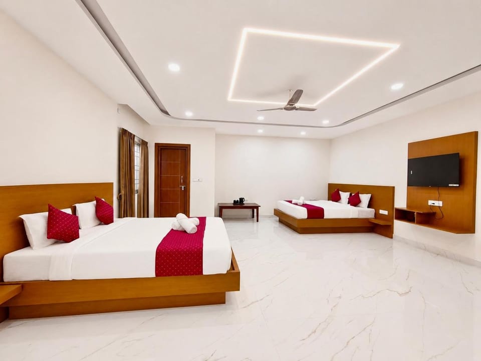Communal lounge/ TV room, Bed, TV and multimedia, Bedroom