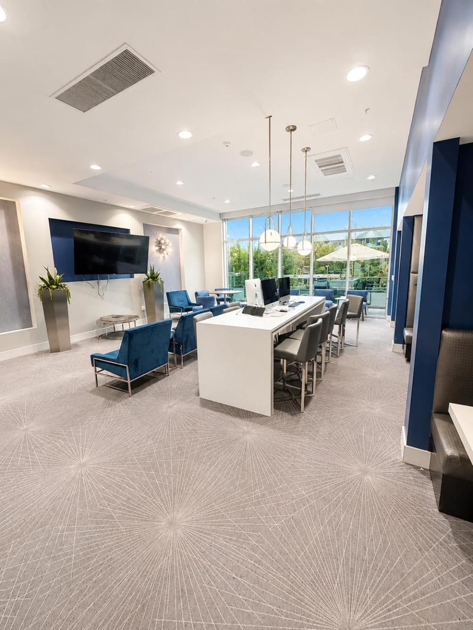Communal lounge/ TV room