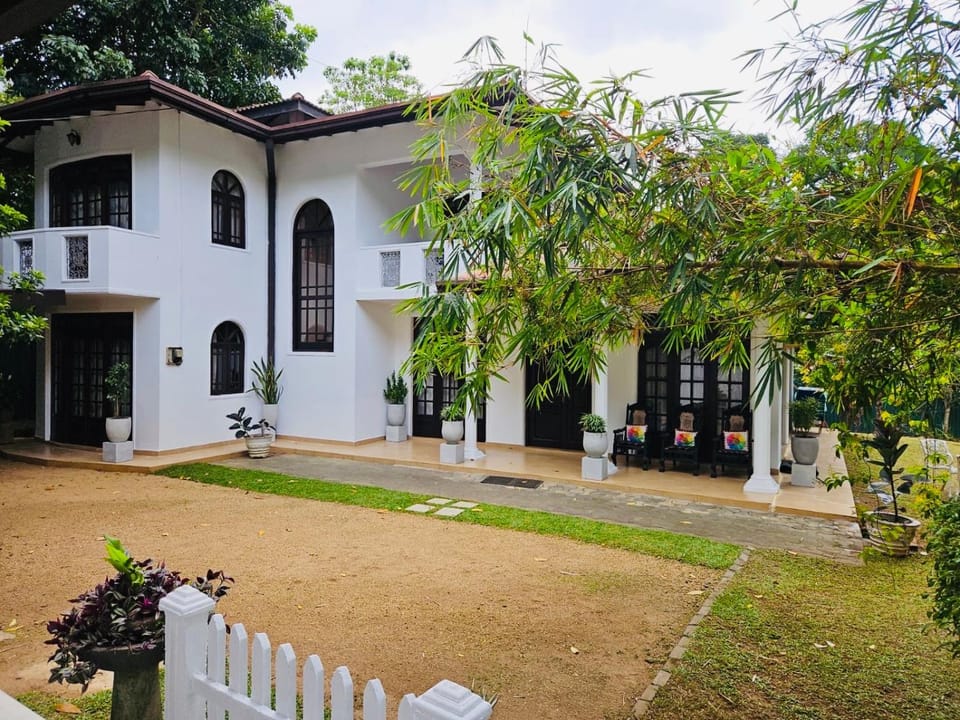 Deke Kanuwa Bed and Breakfast in Kandy