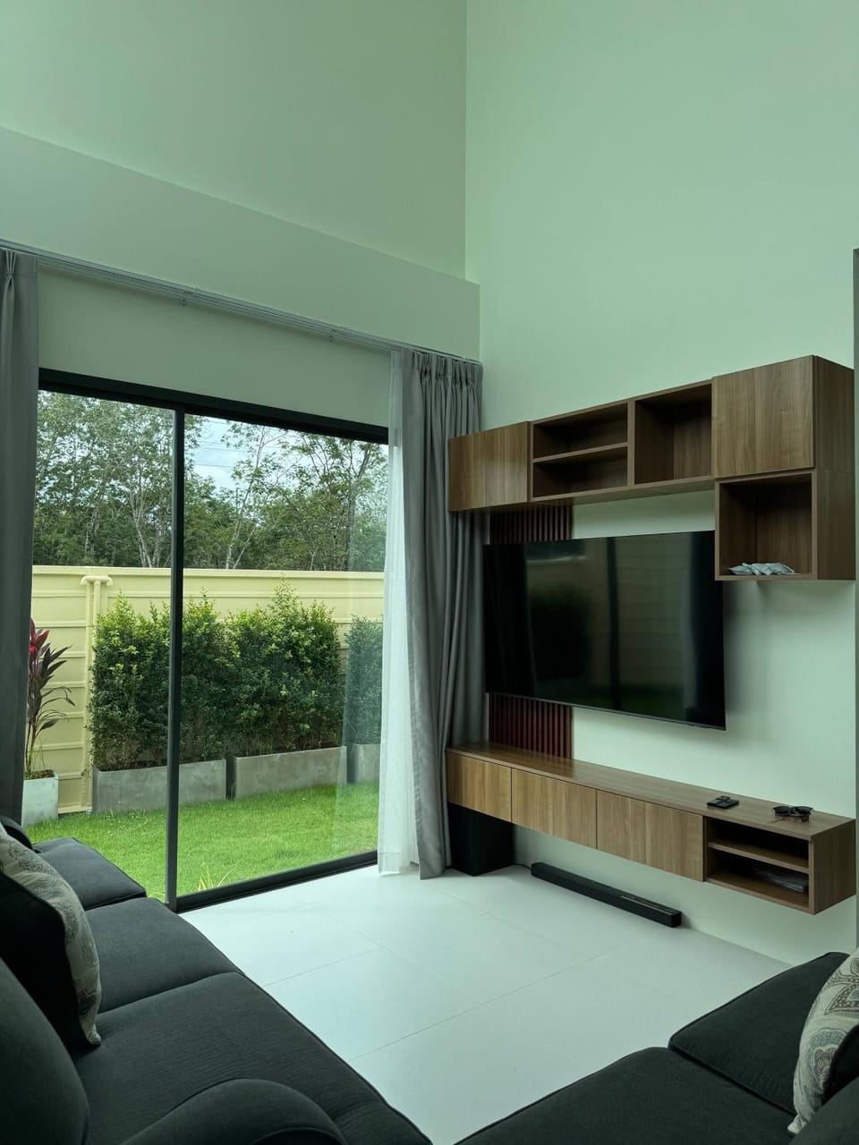 Communal lounge/ TV room, TV and multimedia, Living room