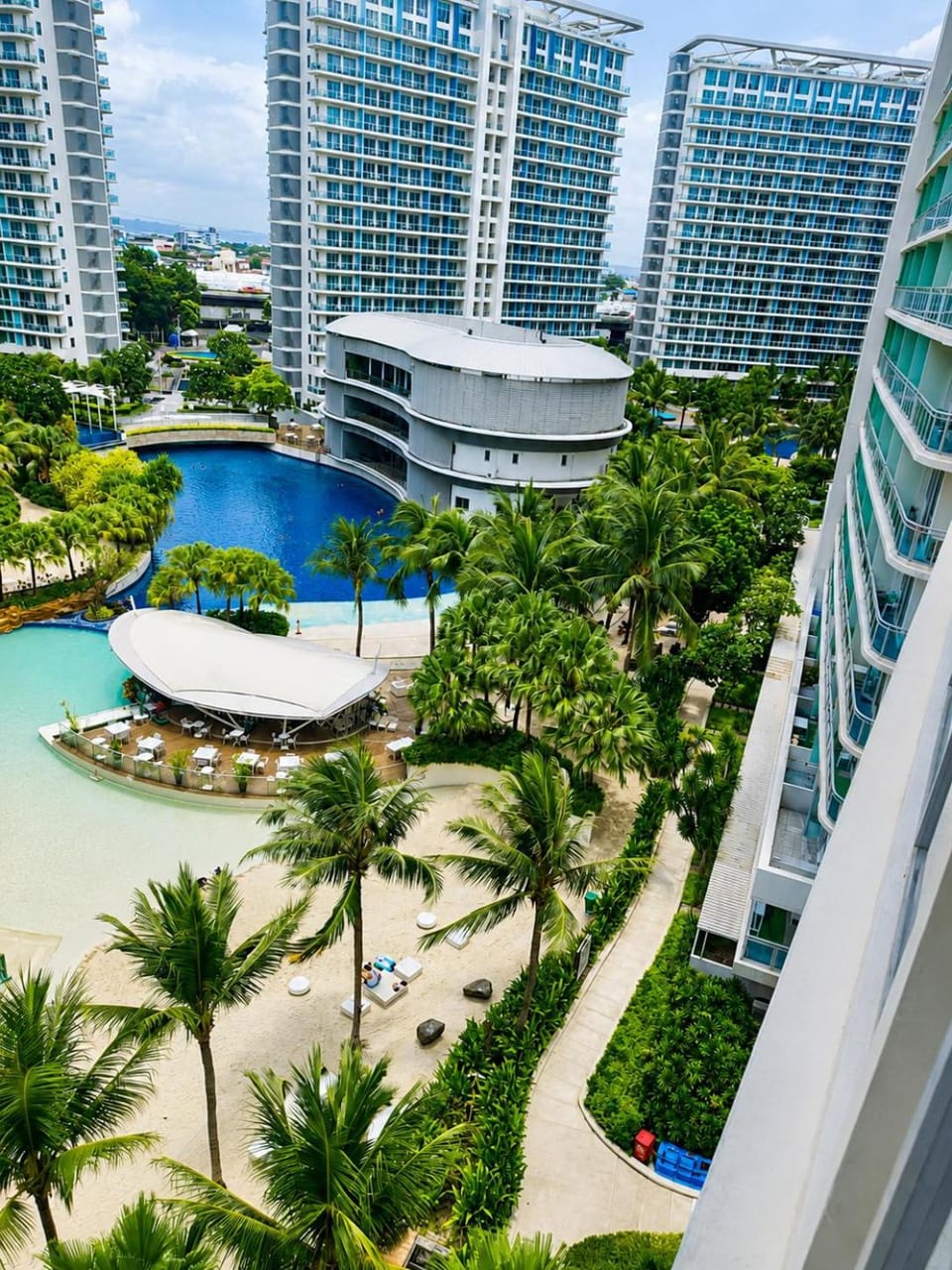 Azure Urban Resort by Oasis Apartment in Paranaque
