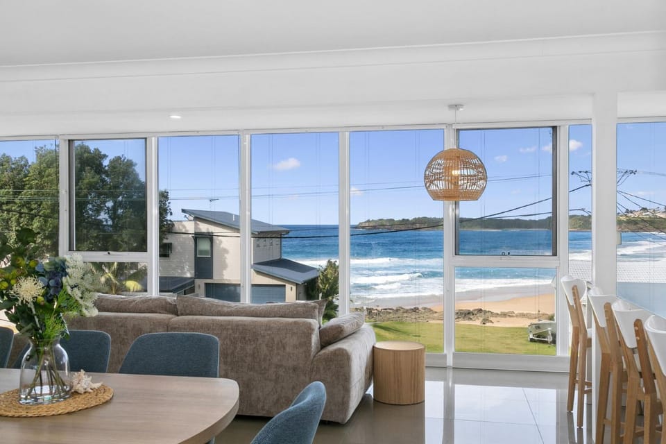 Barefoot Beach House House in Kiama Downs