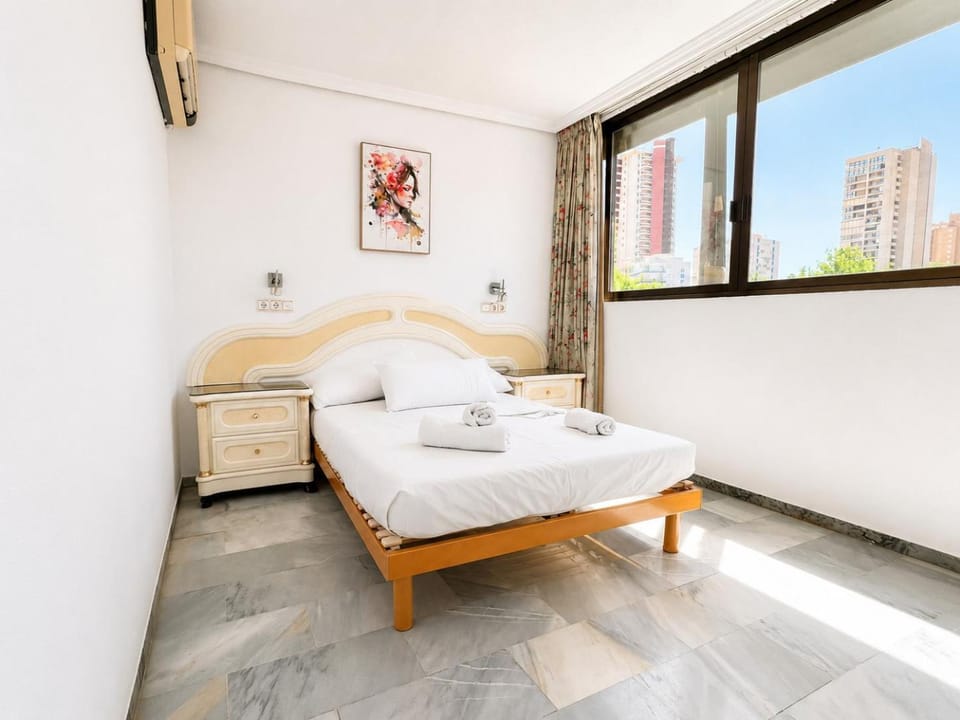 Bedroom, air conditioner