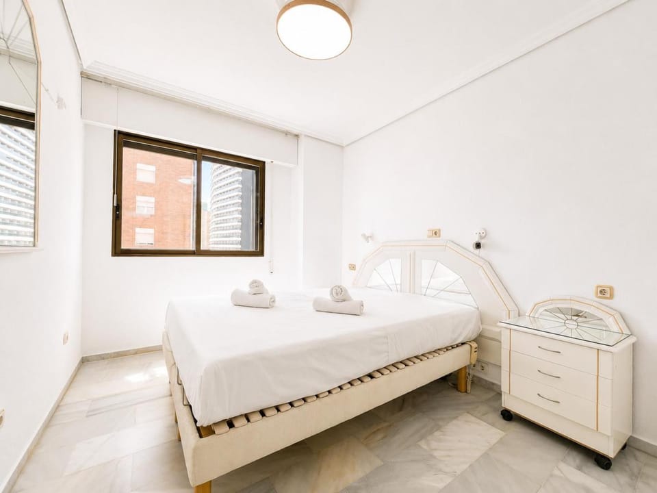 Bedroom, air conditioner