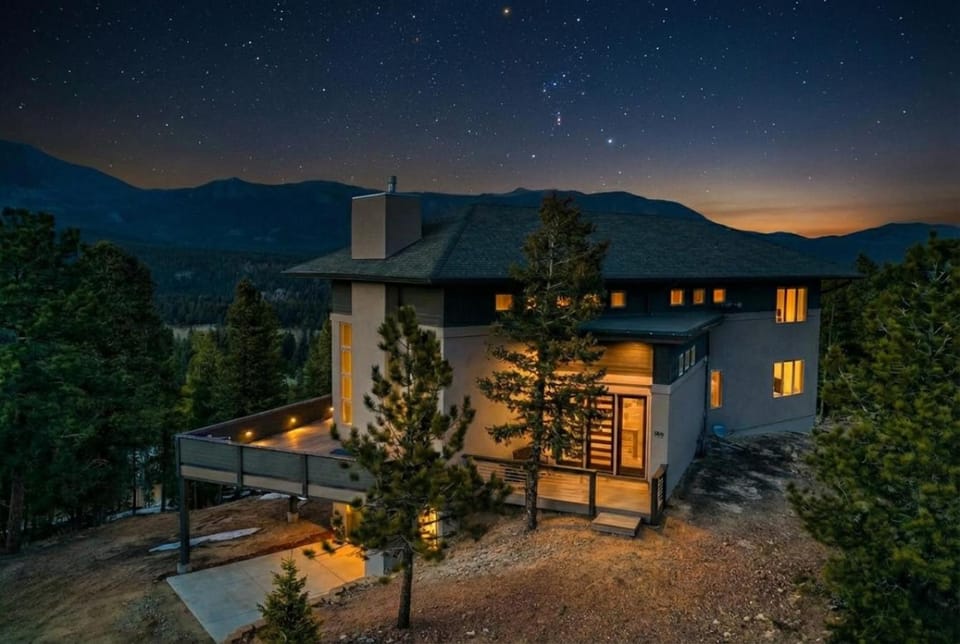 Summit Solace LUXE 360 Views Hot Tub Games House in Bailey