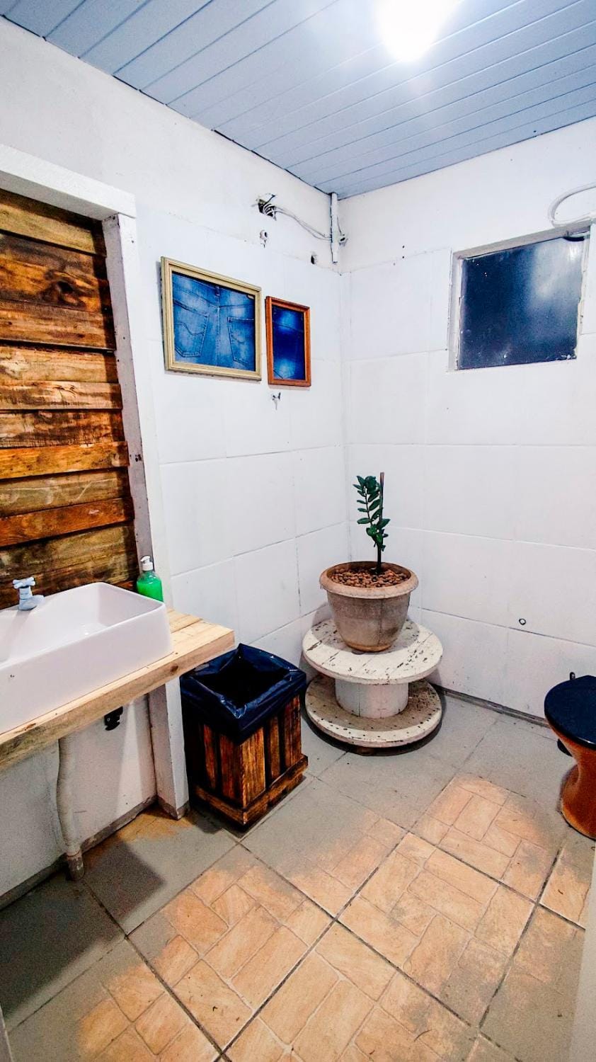 Bathroom, Internal: Not applicable to any particular room