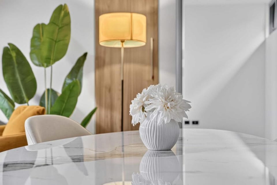Stylish Ground-Level 3BR Home in Gladesville Apartment in Gladesville