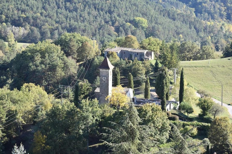 Appartement coeur de village avec Cour Apartment in Provence-Alpes-Côte d'Azur