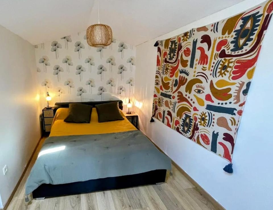 Bed, Bedroom