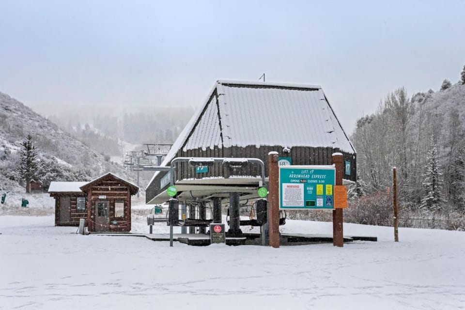 Arrowhead Oasis Resort Perks 5 Min Walk to Lift Apartment in Edwards