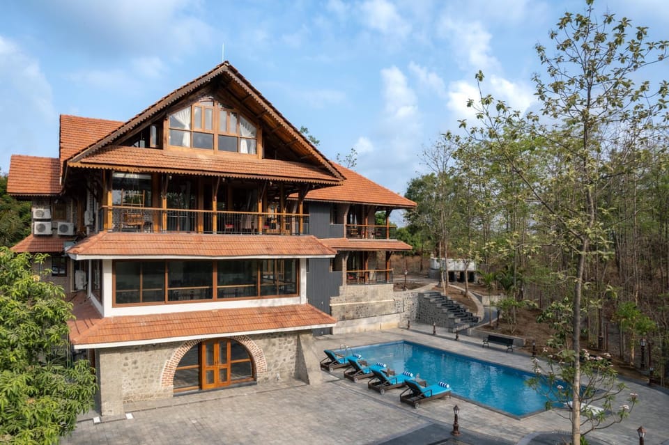 Property building, Facade/entrance, Swimming pool