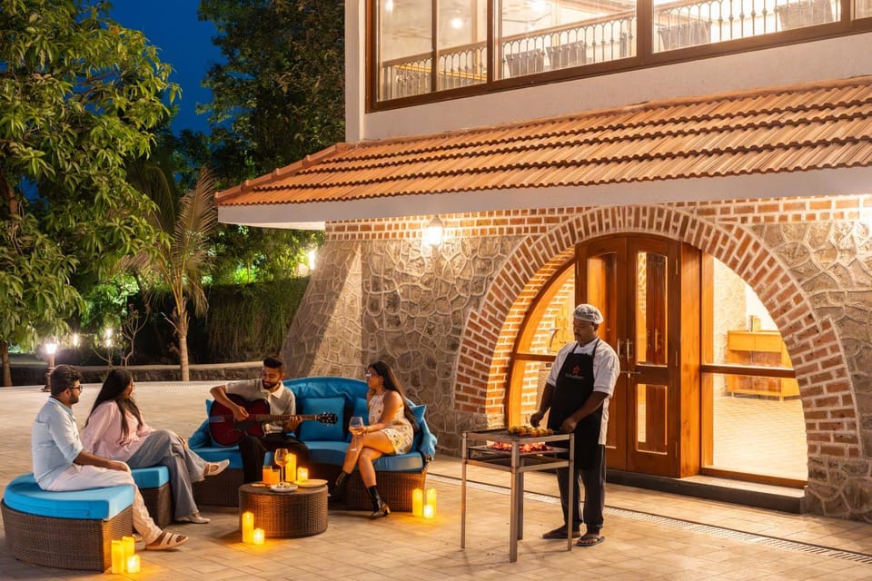 Facade/entrance, People, BBQ facilities