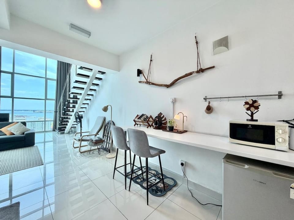 Maritime Suite #Seaview with sunrise #Water filter machine #ultimate entertainment stay #Georgetown #6pax duplex unit #Private host Apartment in George Town