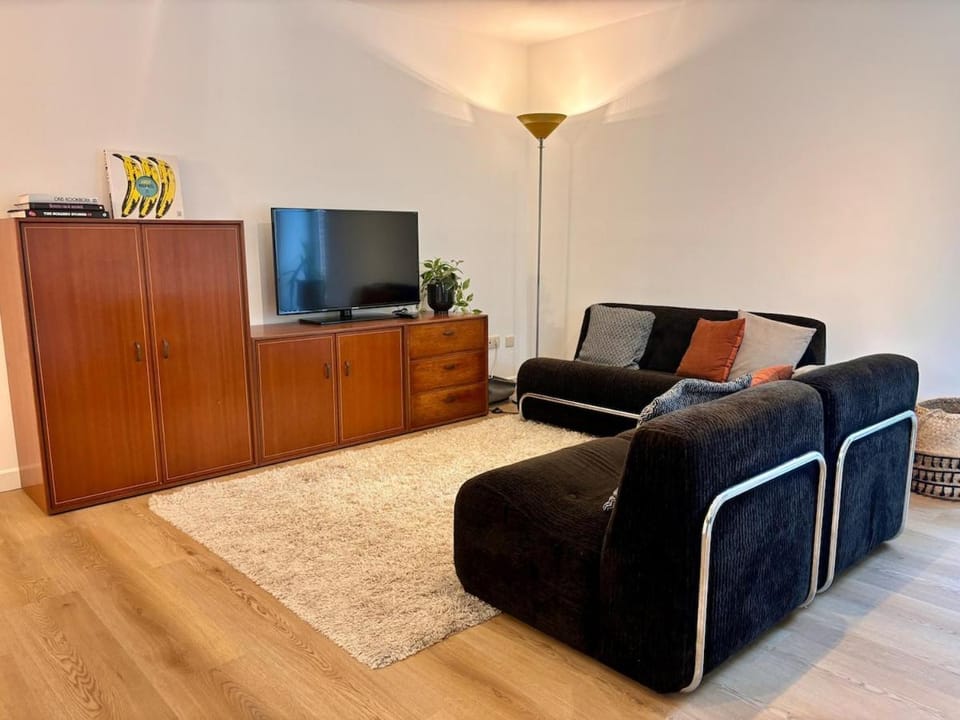 TV and multimedia, Seating area