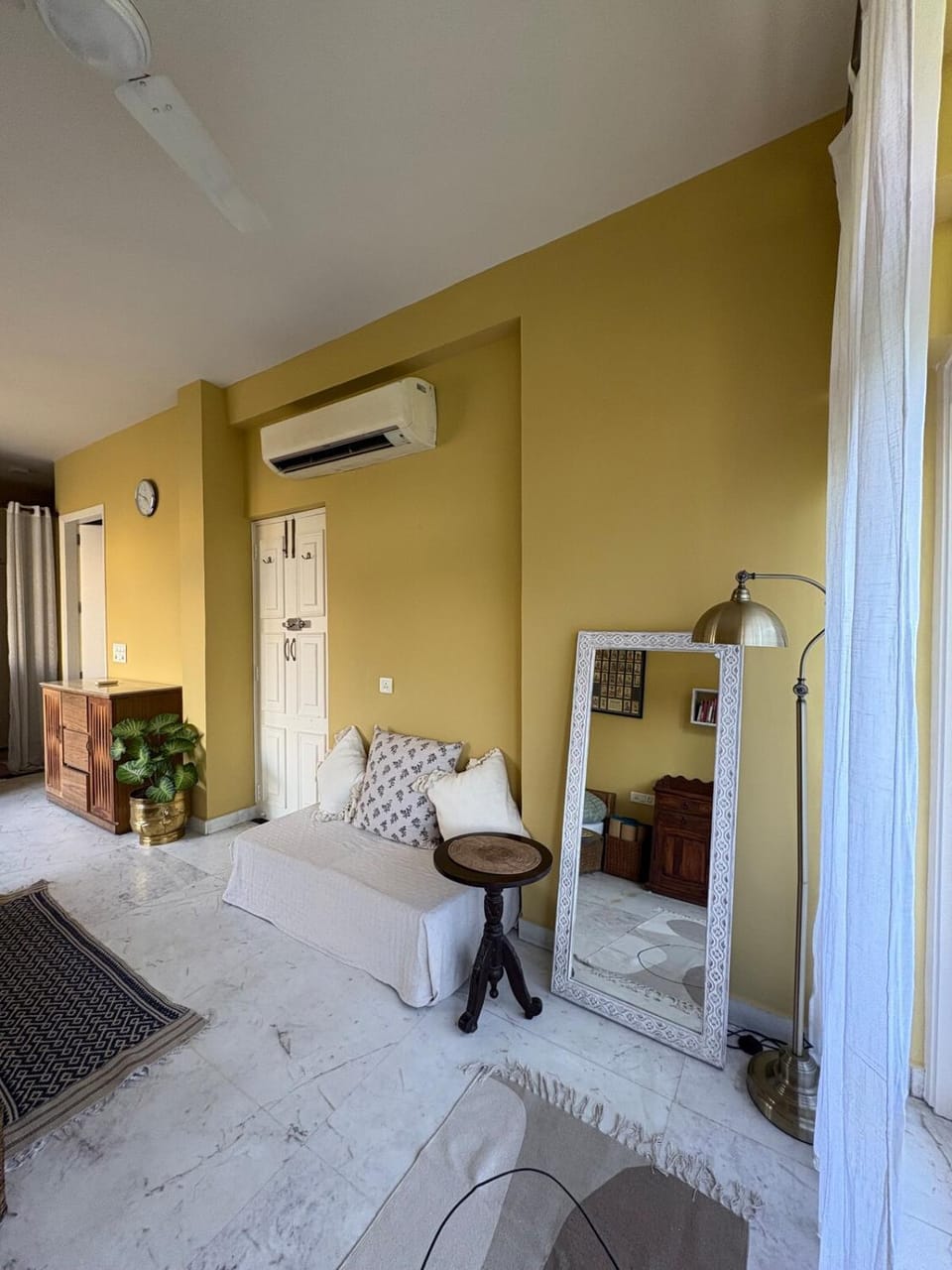 Studio Apartment, Nizamuddin East Apartment in New Delhi