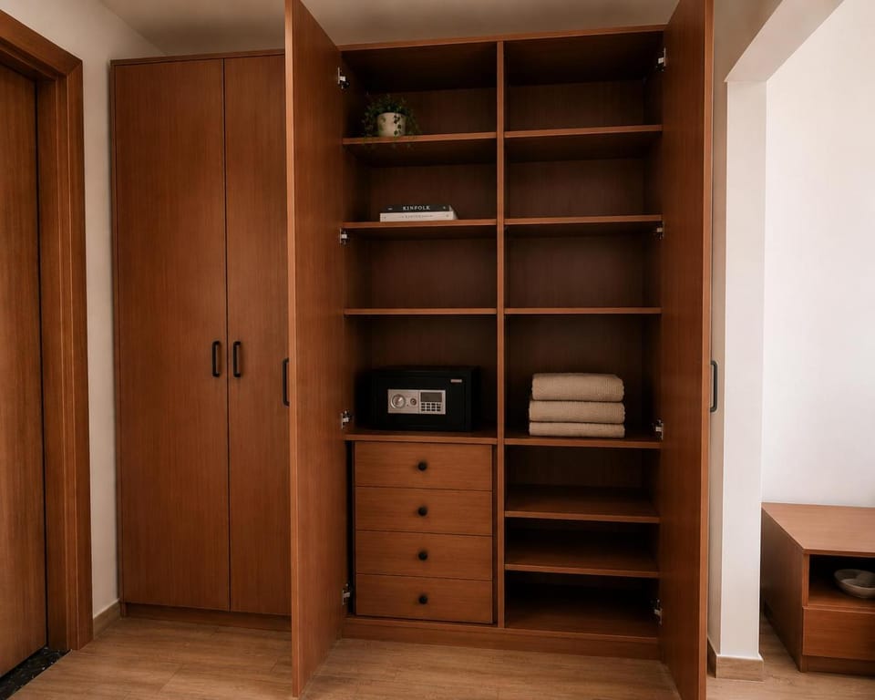 Bedroom, wardrobe