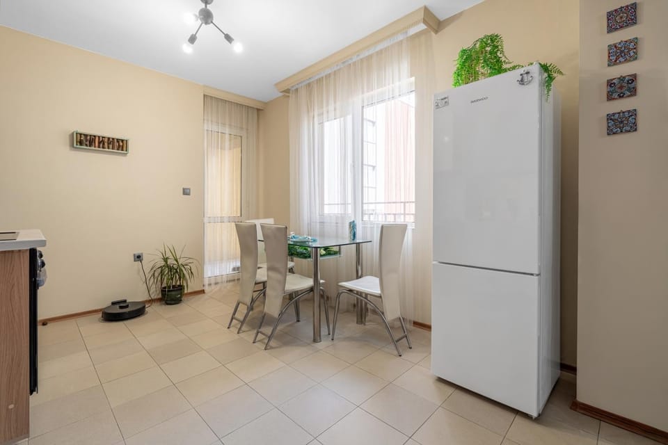 Spacious Family Apartment | Free Street Parking Apartment in Plovdiv