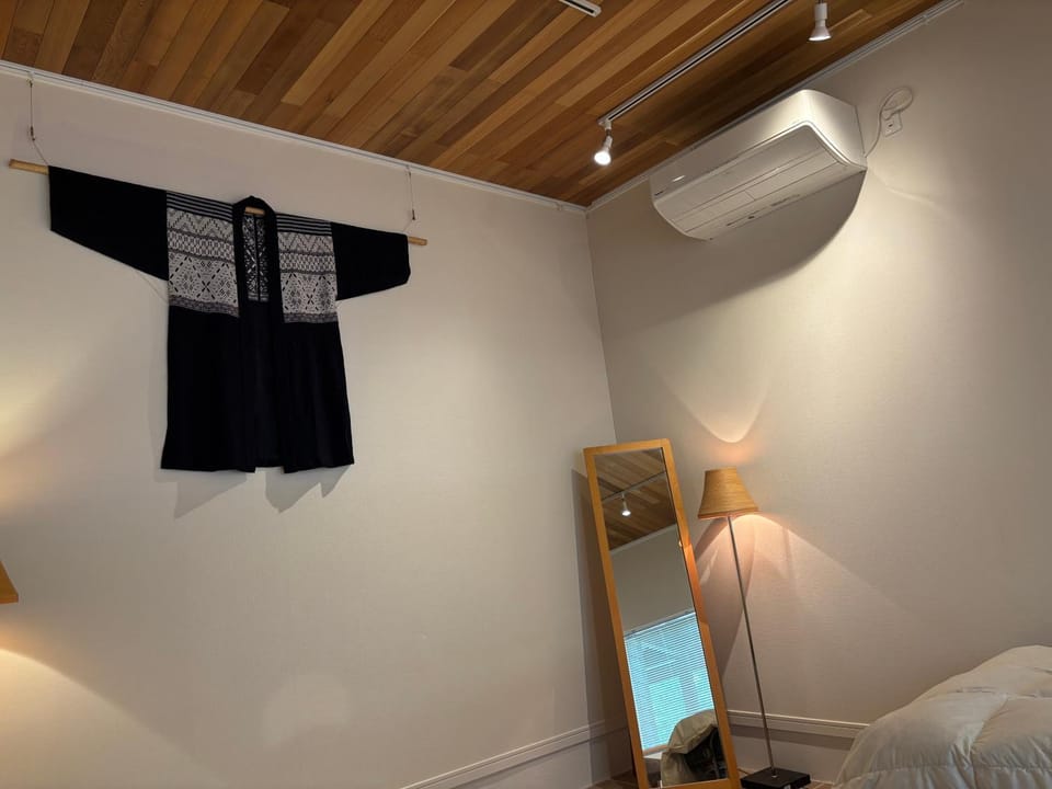 Photo of the whole room, Bedroom, air conditioner