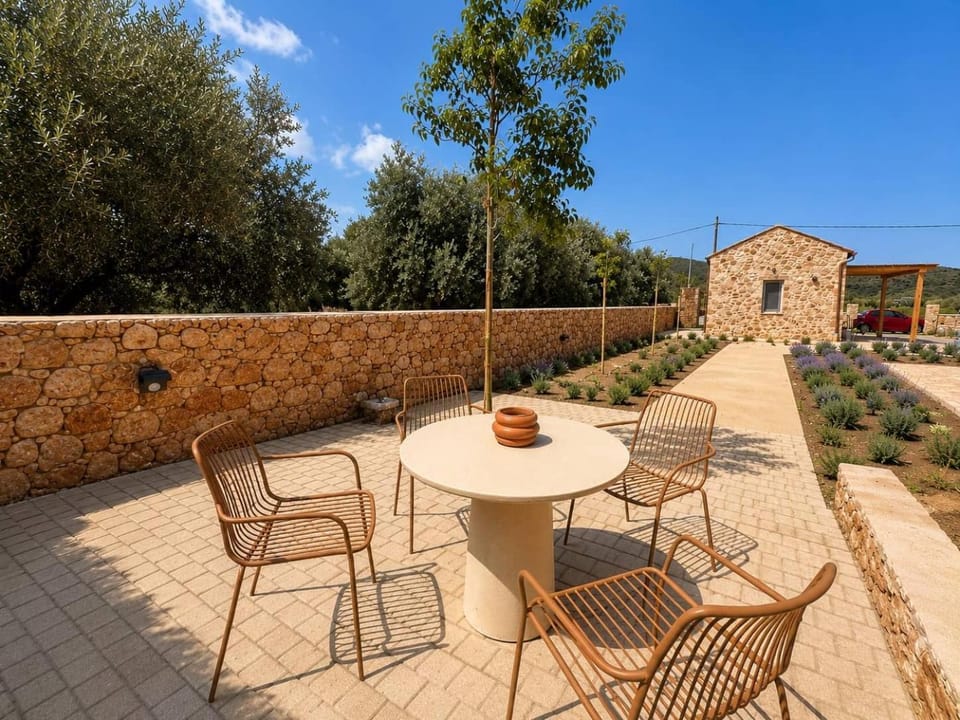 Property building, Day, Seating area