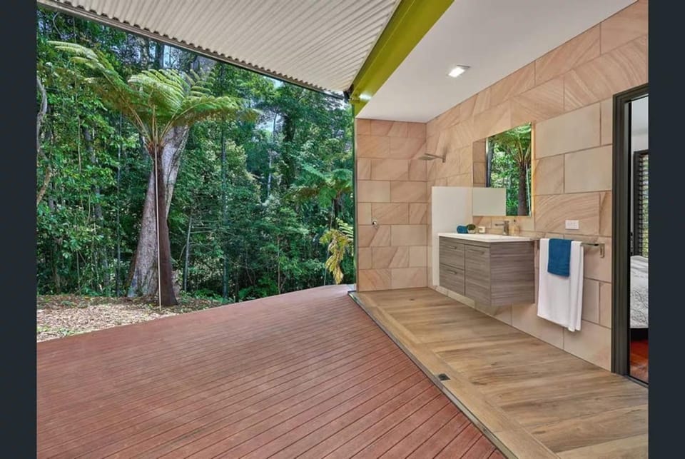 Rainforest Meets Luxury - Infinity Pool Views Villa in Edge Hill