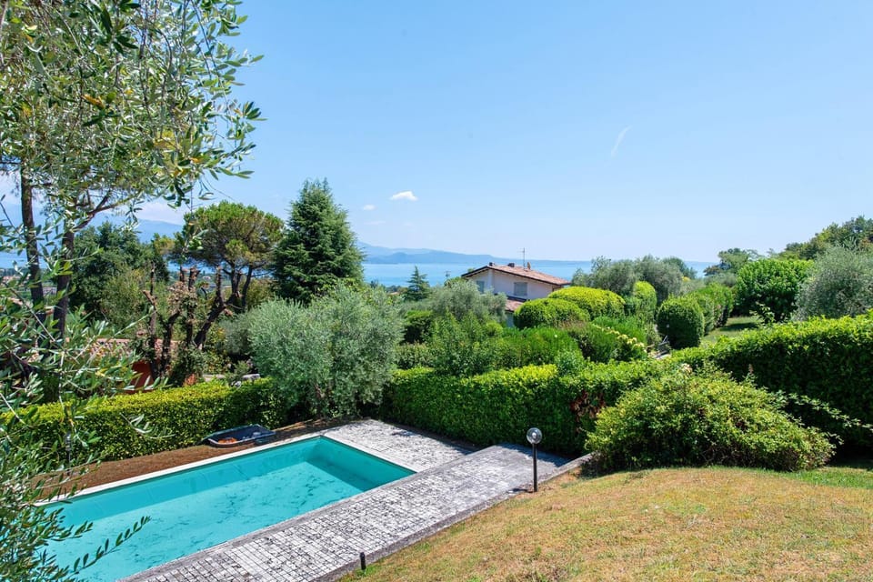 Villa Paradiso Villa in Lake Garda